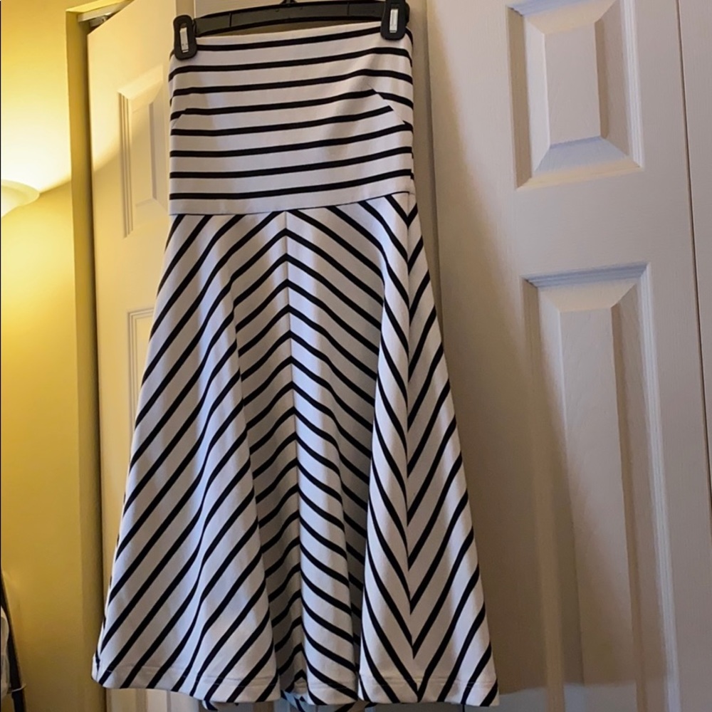 Limited strapless dress